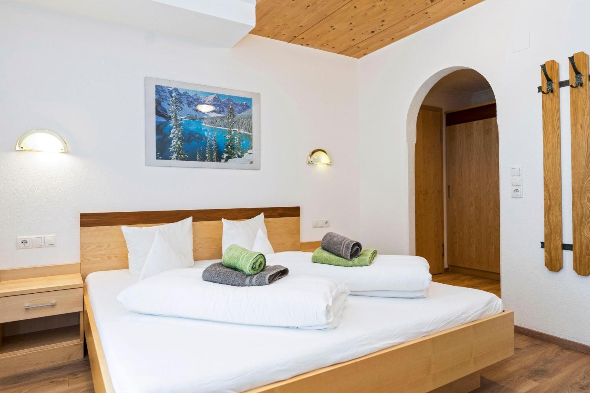 Hotel Garni Siegele - Inklusive Silvretta-Card Premium Ischgl Exterior photo
