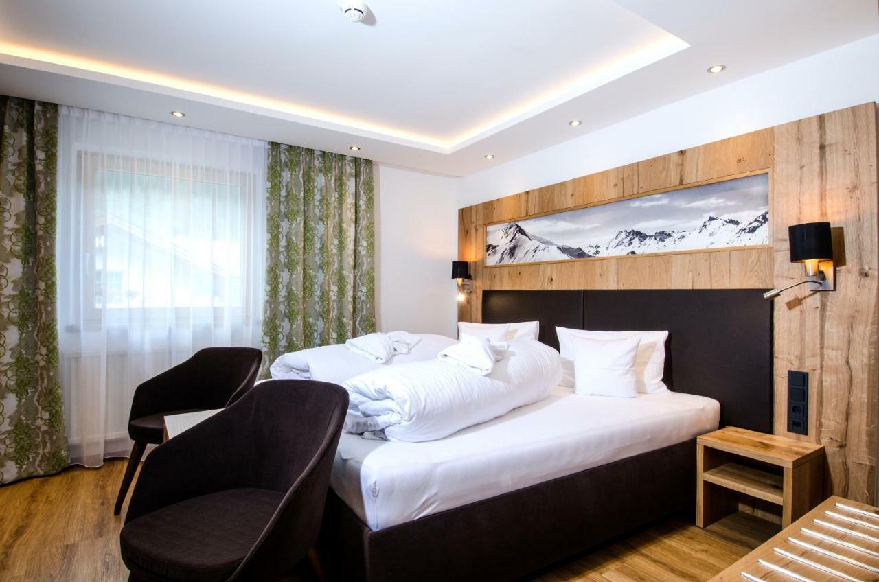 Hotel Garni Siegele - Inklusive Silvretta-Card Premium Ischgl Exterior photo
